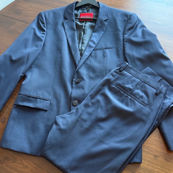 HUGO - Men's Navy Suit - 40S - extra slim soft construction - Picture 2 of 13